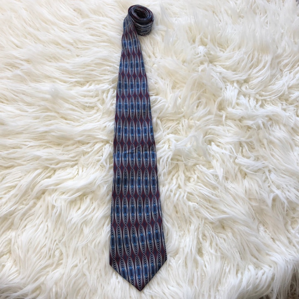 Silk Oscar de la Renta tie 4” tip 57” length